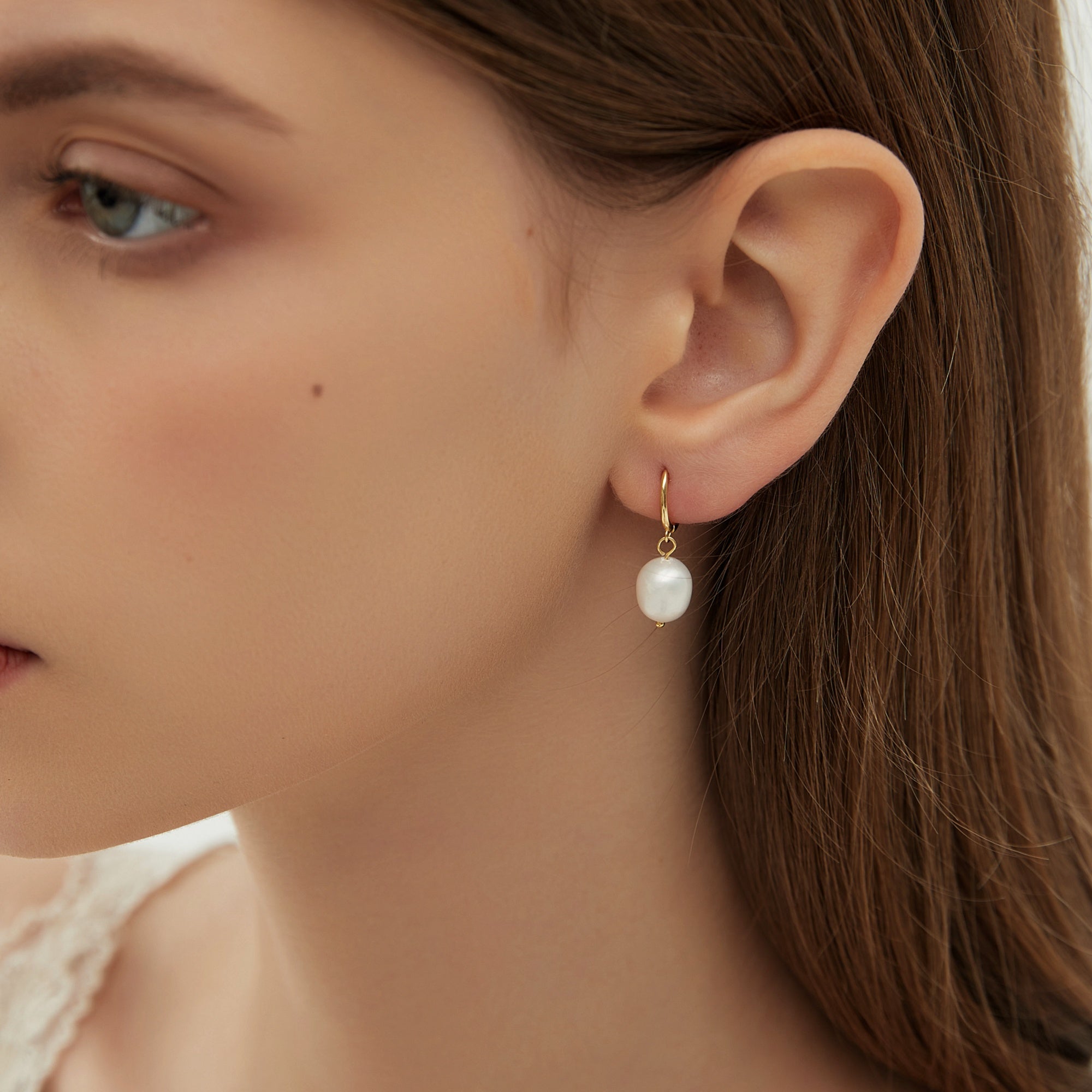 Mini Gold dangling Creole earrings with boho style cultured pearls, wedding jewelry, Valentine&