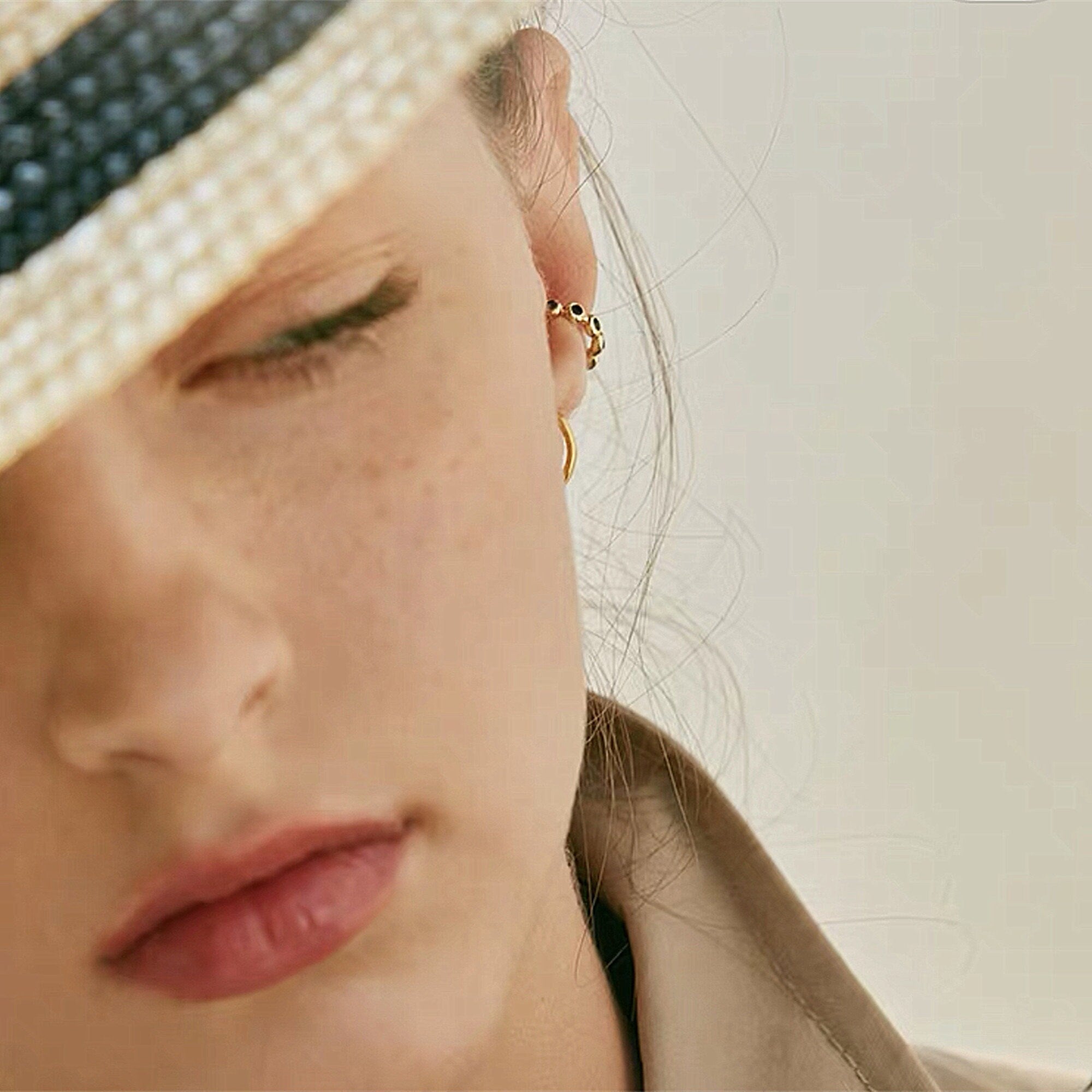 Dainty Black Onyx Adjustable Gold Ear Cuff, Boho Simple Non Piercing Cartilage Earring, Minimalist Conch Ear Cuff