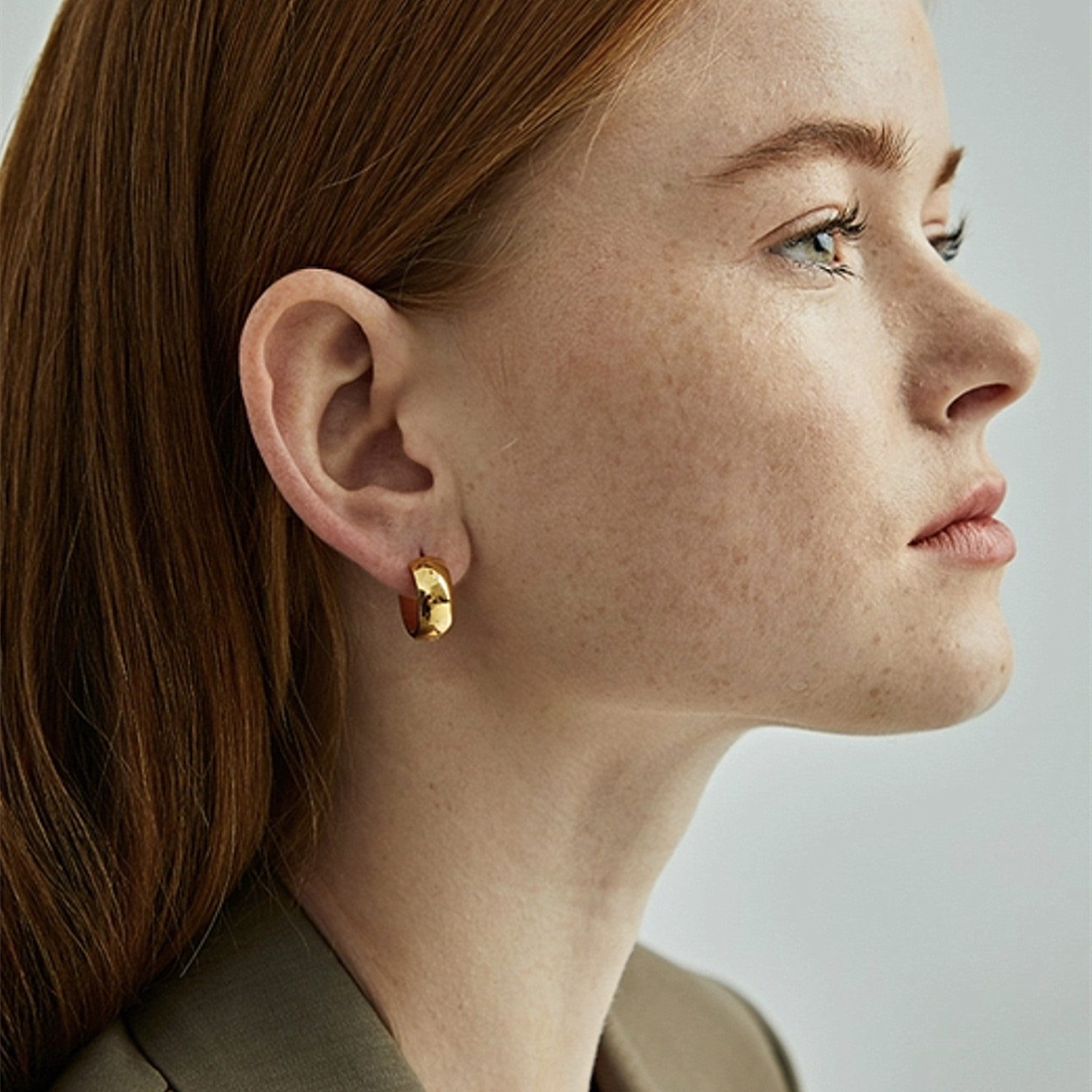 Boucles d’oreilles Créoles Epaisses et Simples Cercle Plaqué Or style minimaliste