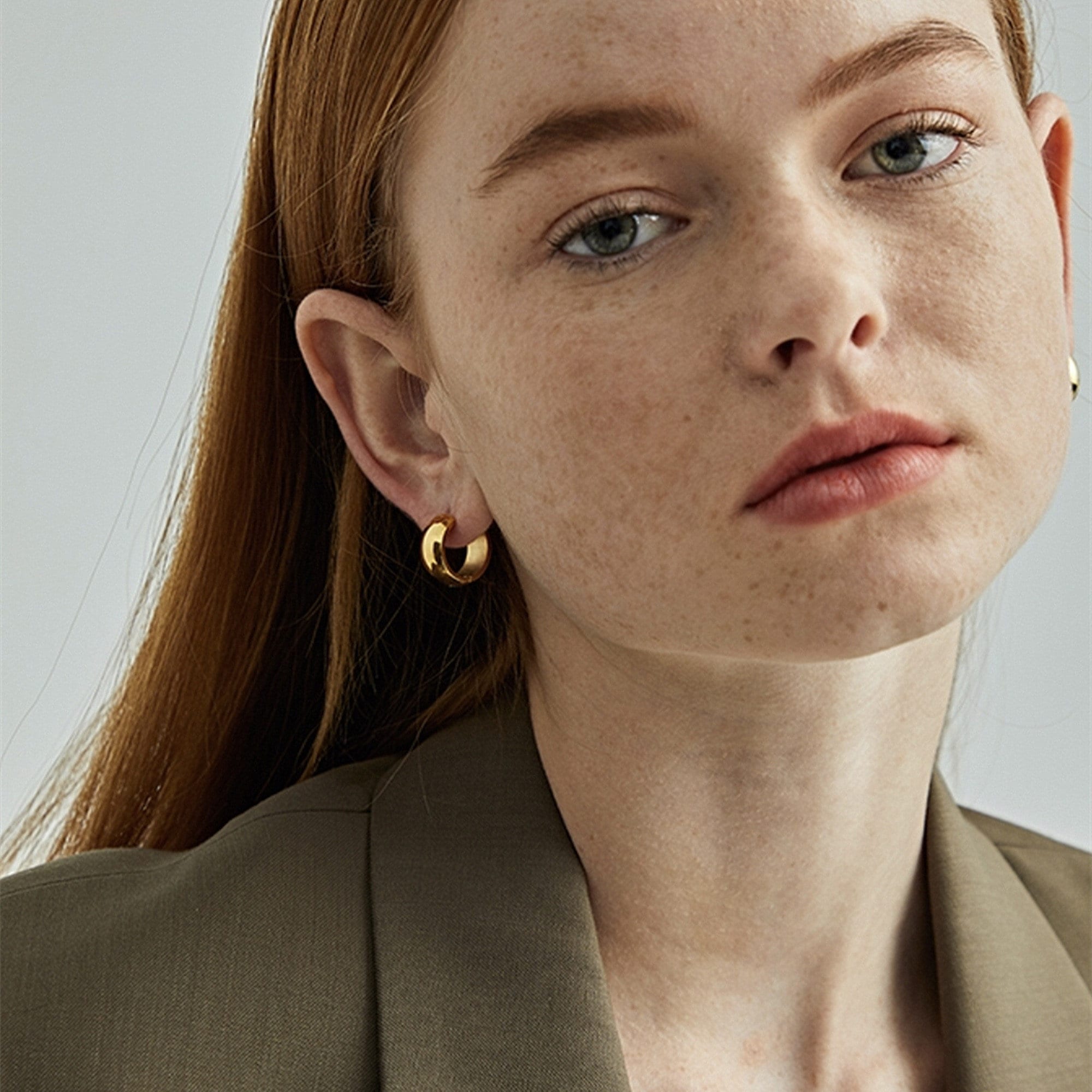 Boucles d’oreilles Créoles Epaisses et Simples Cercle Plaqué Or style minimaliste