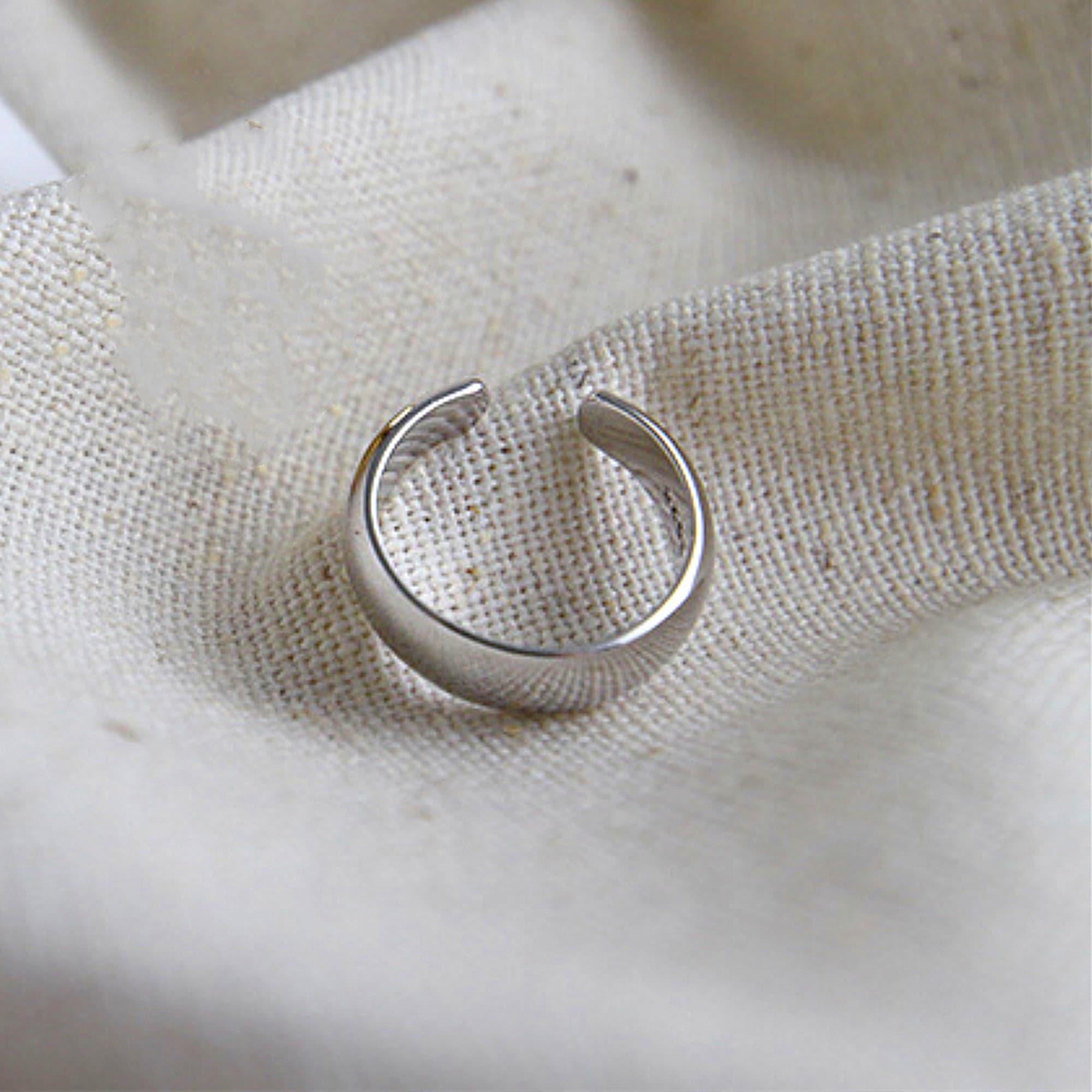 Dainty Chunky Adjustable Gold and Sterling Silver Ear Cuff, Simple and Minimal No Piercing Cartilage Earring, Minimalist Conch Ear Cuff