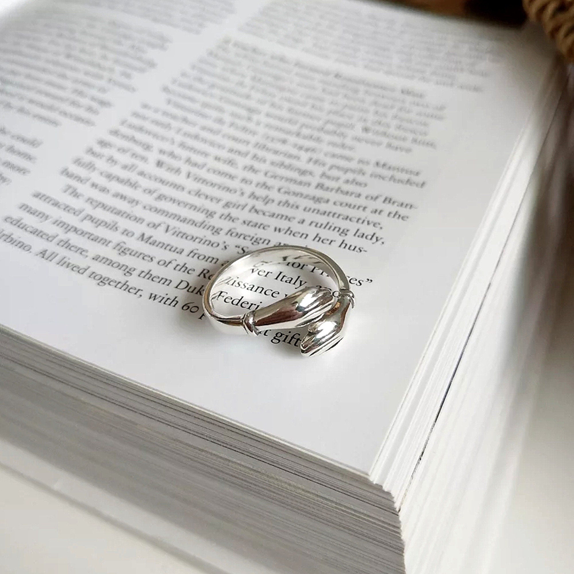 Sterling Silver Little Hands Shaped Adjustable Ring, Simple Silver Hug Adjustable Ring, Sisiter Birthday Gift or Mothers day jewelry