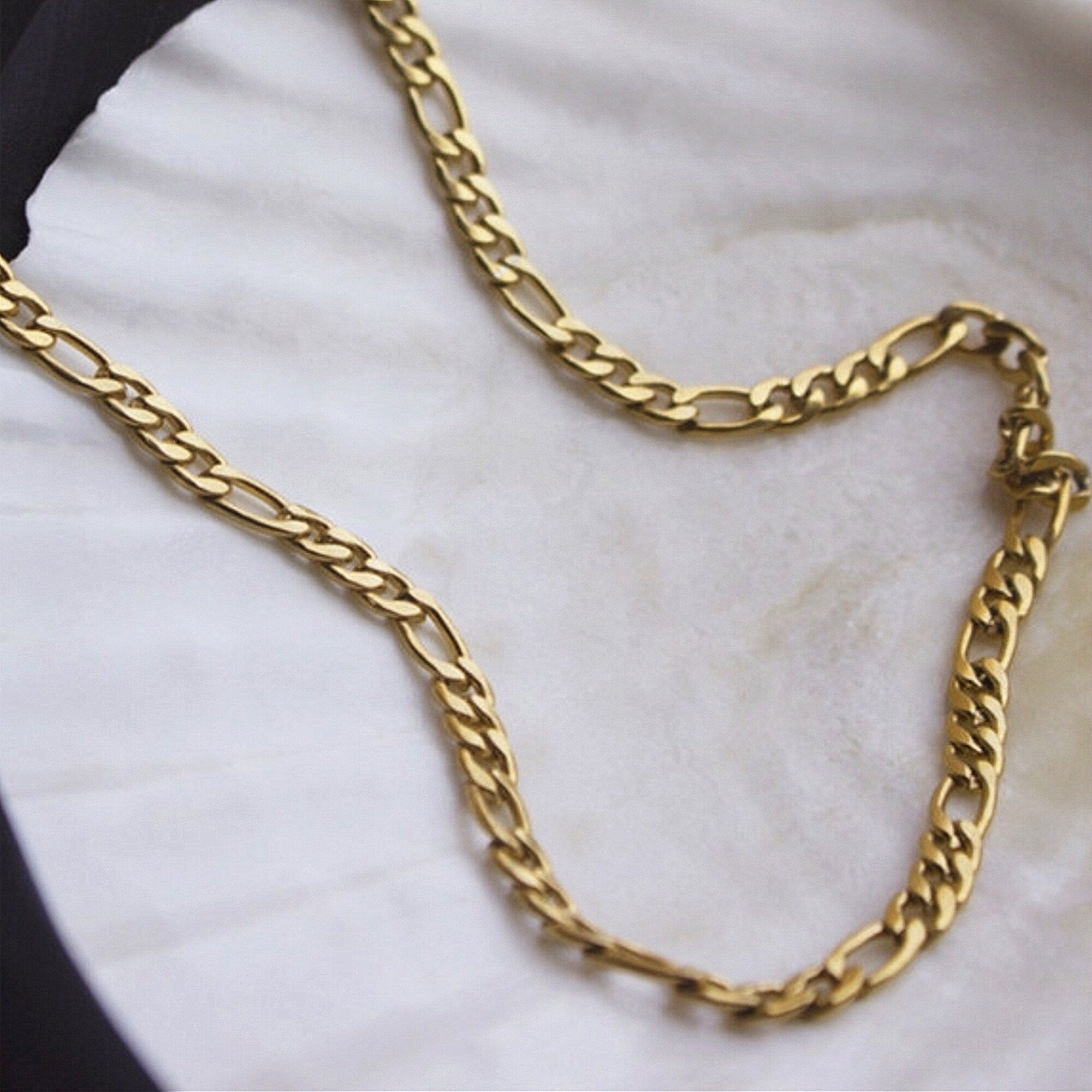 Collier Ras de Cou Chaîne Gourmette Figaro Plaqué Or style minimaliste, Collier chaîne délicate de superposition, Cadeau pour elle