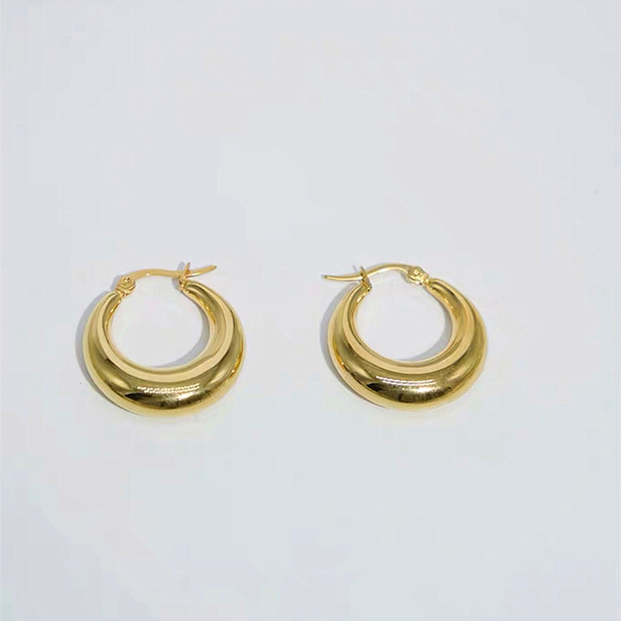 Boucles d’oreilles Créoles Plaqué Or style Minimaliste "Amelia"