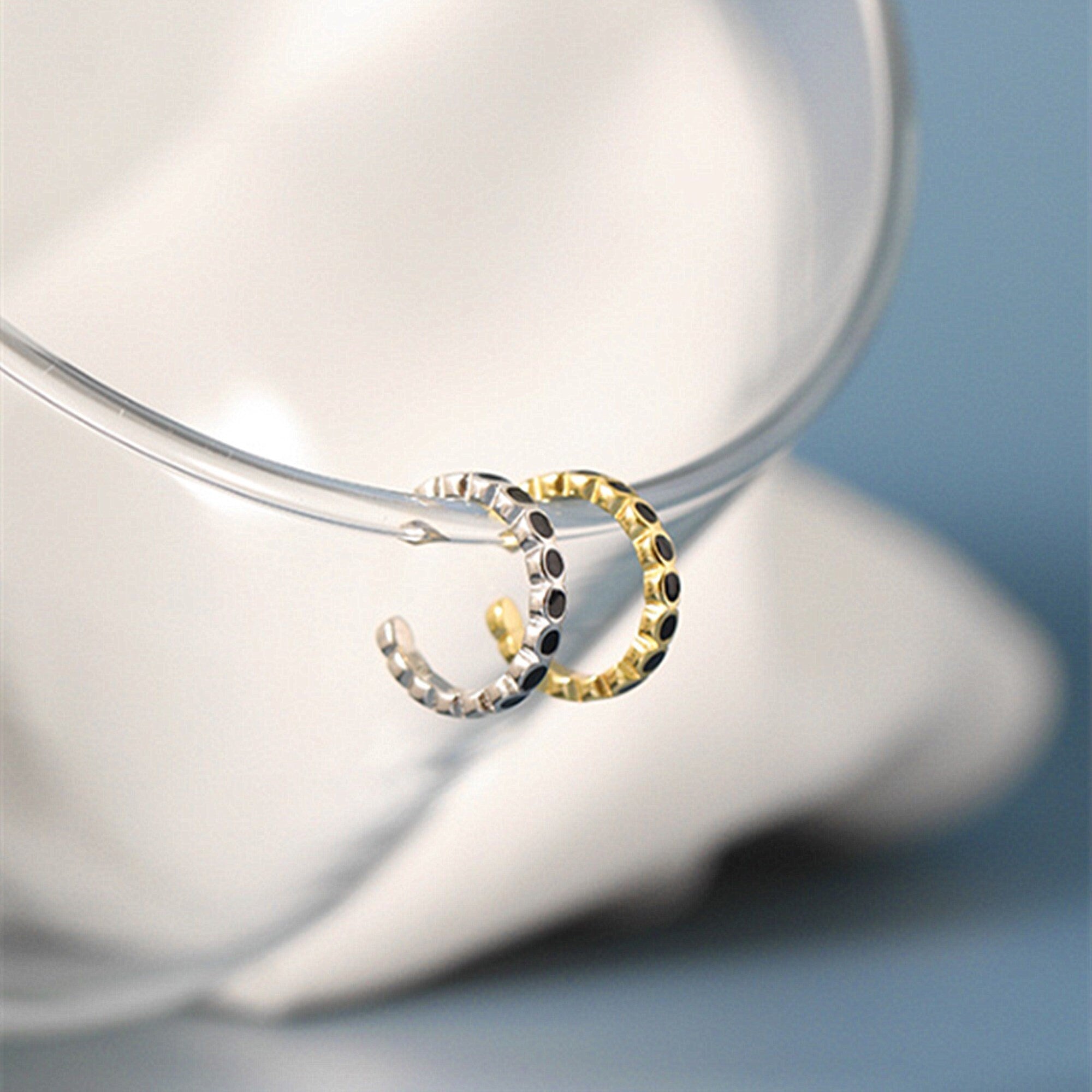 Dainty Black Onyx Adjustable Gold Ear Cuff, Boho Simple Non Piercing Cartilage Earring, Minimalist Conch Ear Cuff