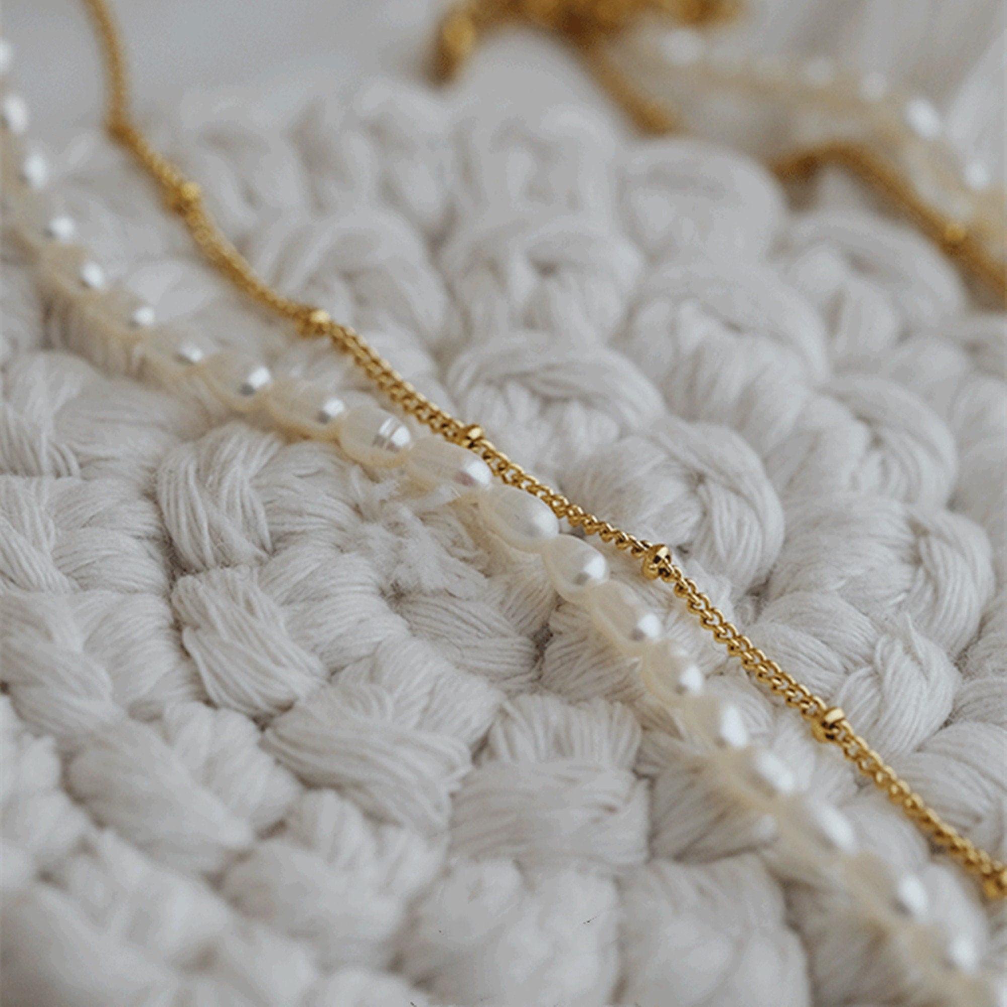 Double Strands ChaIne Choker Neclace "Elya", Gold Beaded Satellite and White Baroque Pearl Layering Necklace With Boho Style