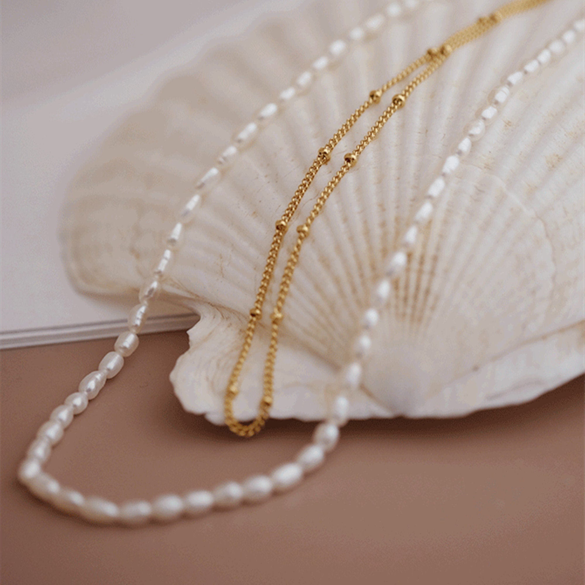 Double Strands ChaIne Choker Neclace "Elya", Gold Beaded Satellite and White Baroque Pearl Layering Necklace With Boho Style