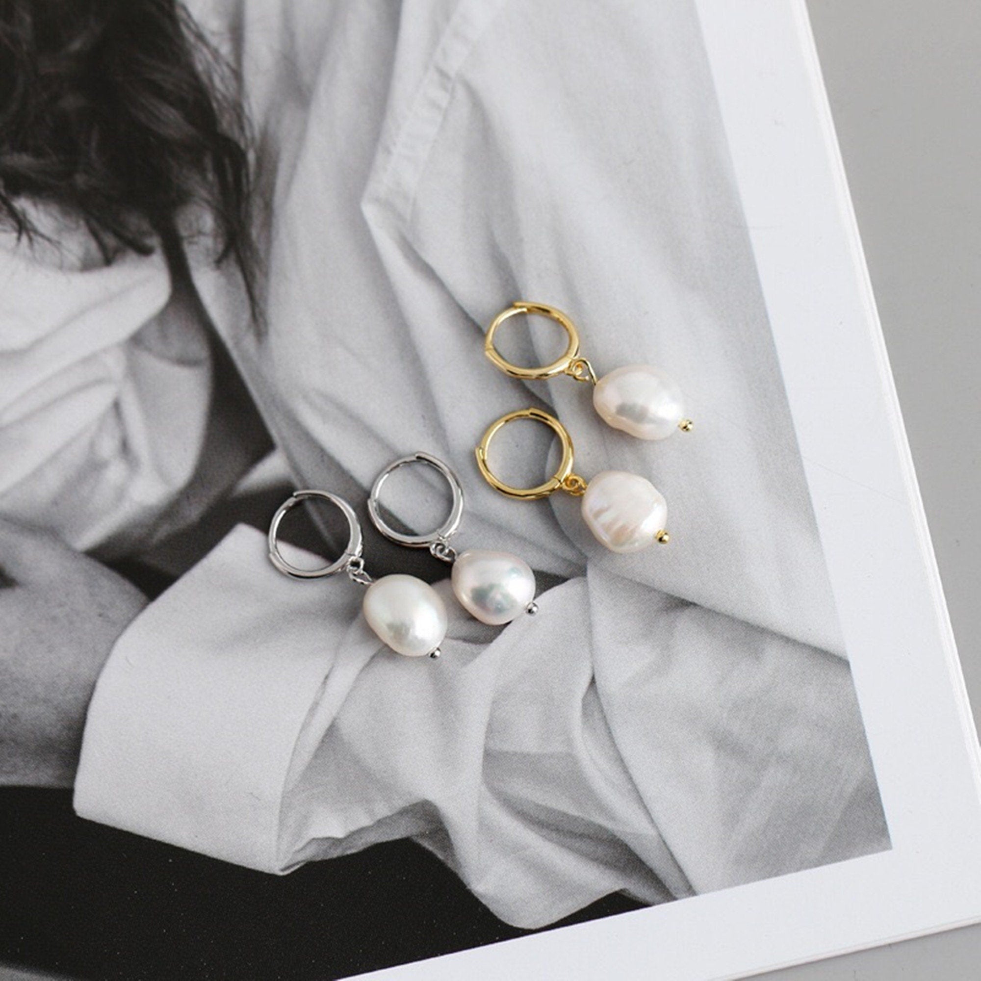 Gold Pearl Hoop Earrings, Minimal Tiny Huggie hoops with Pearl, Gold hoops Small Pearl Charm Hoop Earrings, bridesmaid GIft