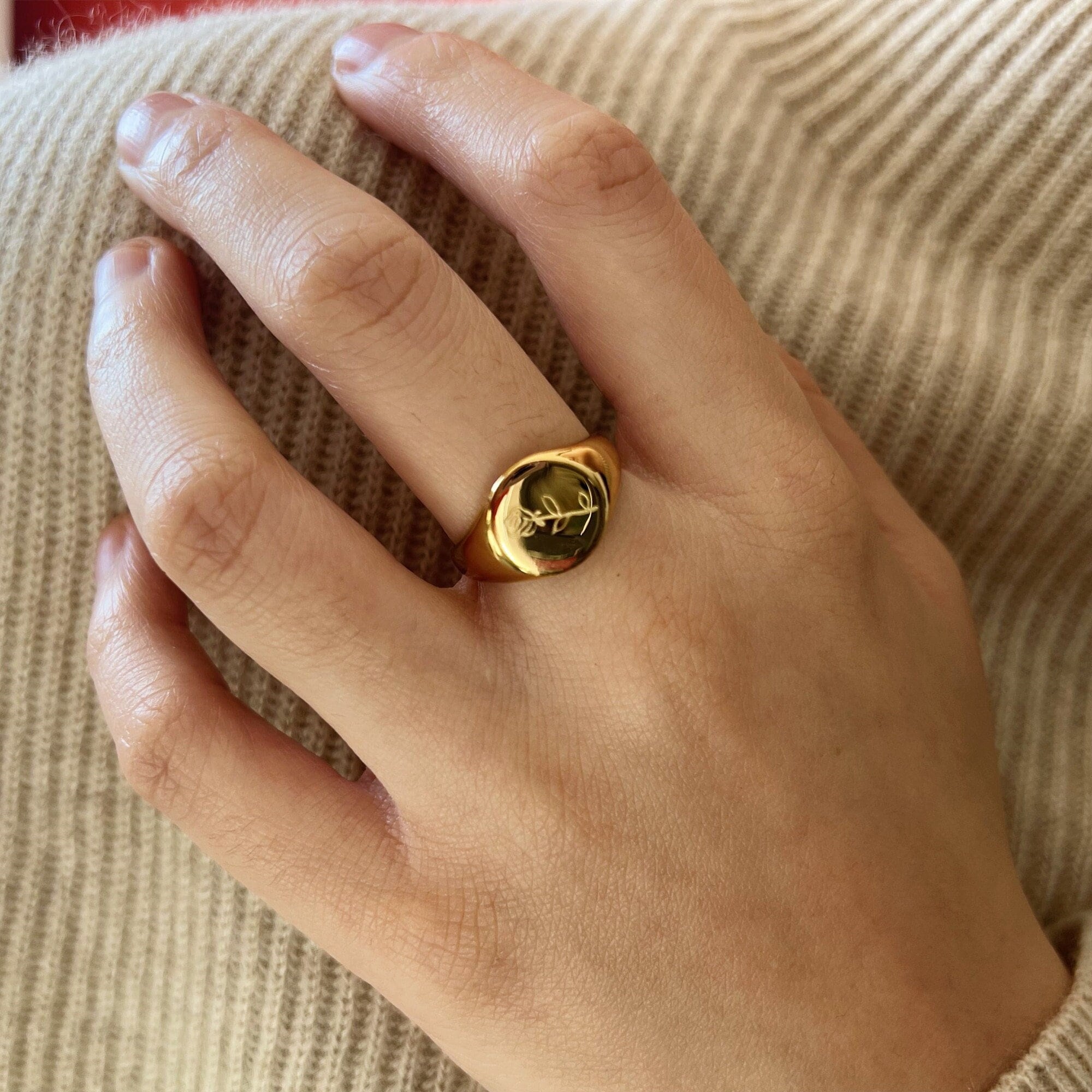 Dainty Gold Engraved Rose Round Signet Ring