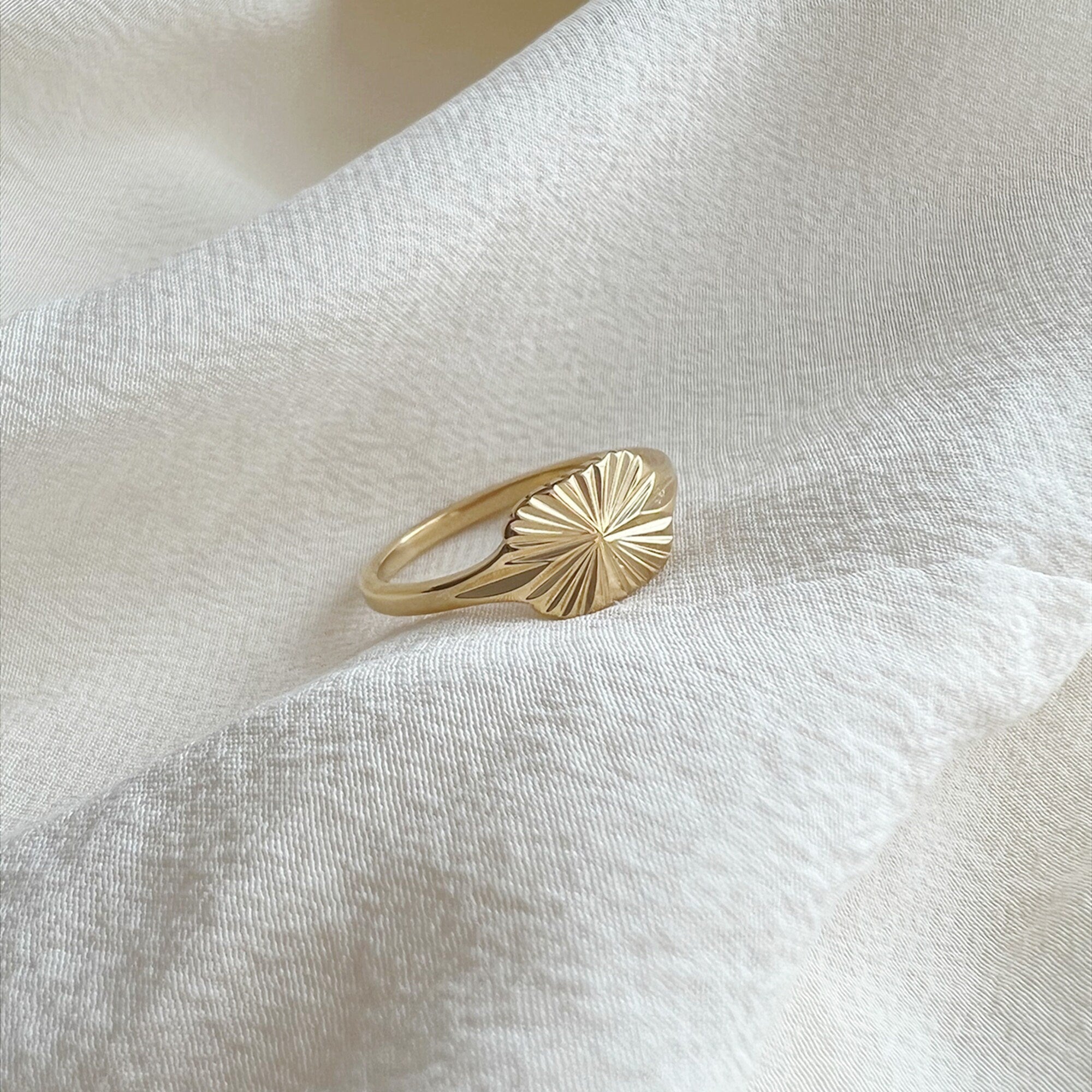 Dainty Gold Rectangle Sunshine Signet Ring with Boho Look
