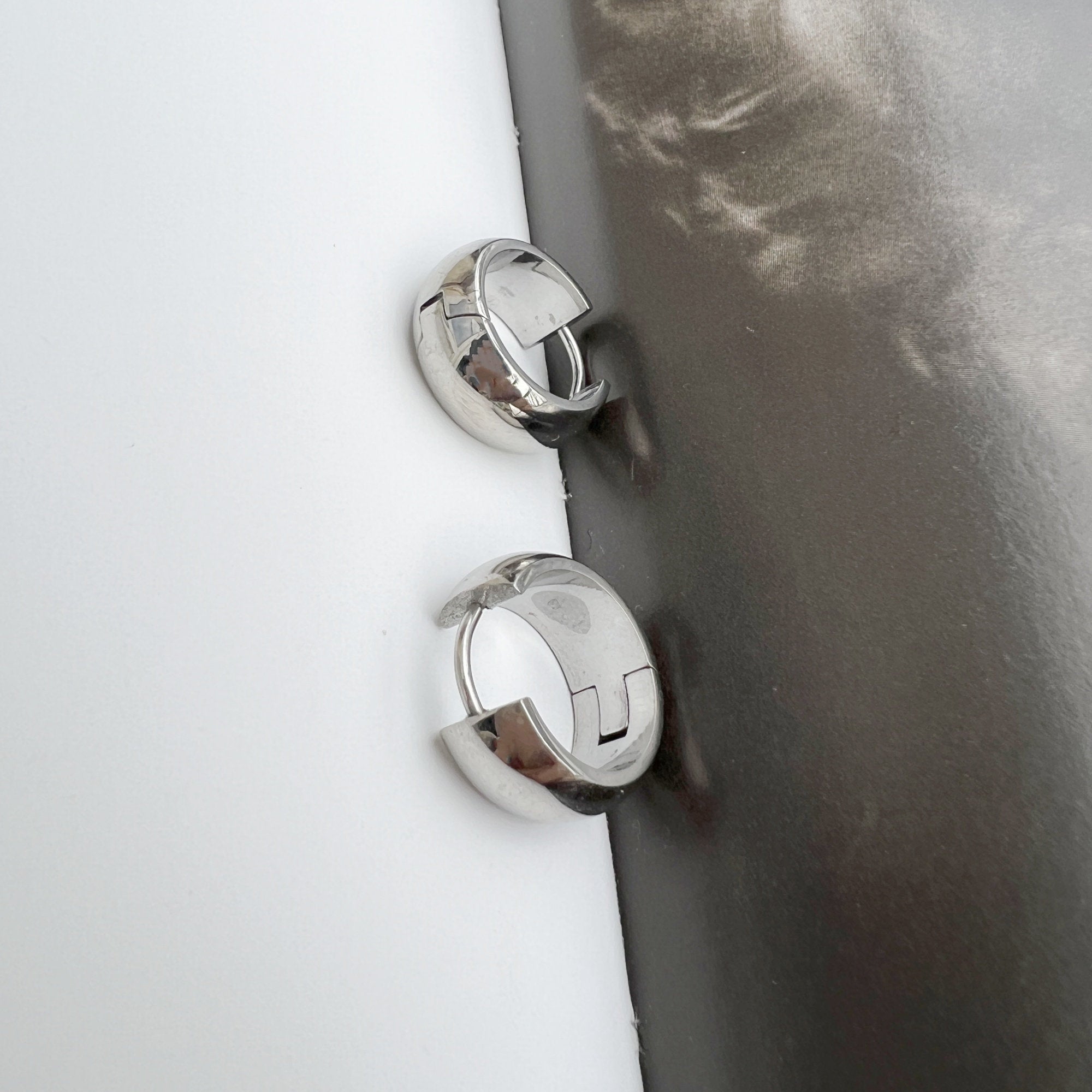 Boucles d’oreilles Créoles Epaisses et Simples Cercle Plaqué Or style minimaliste