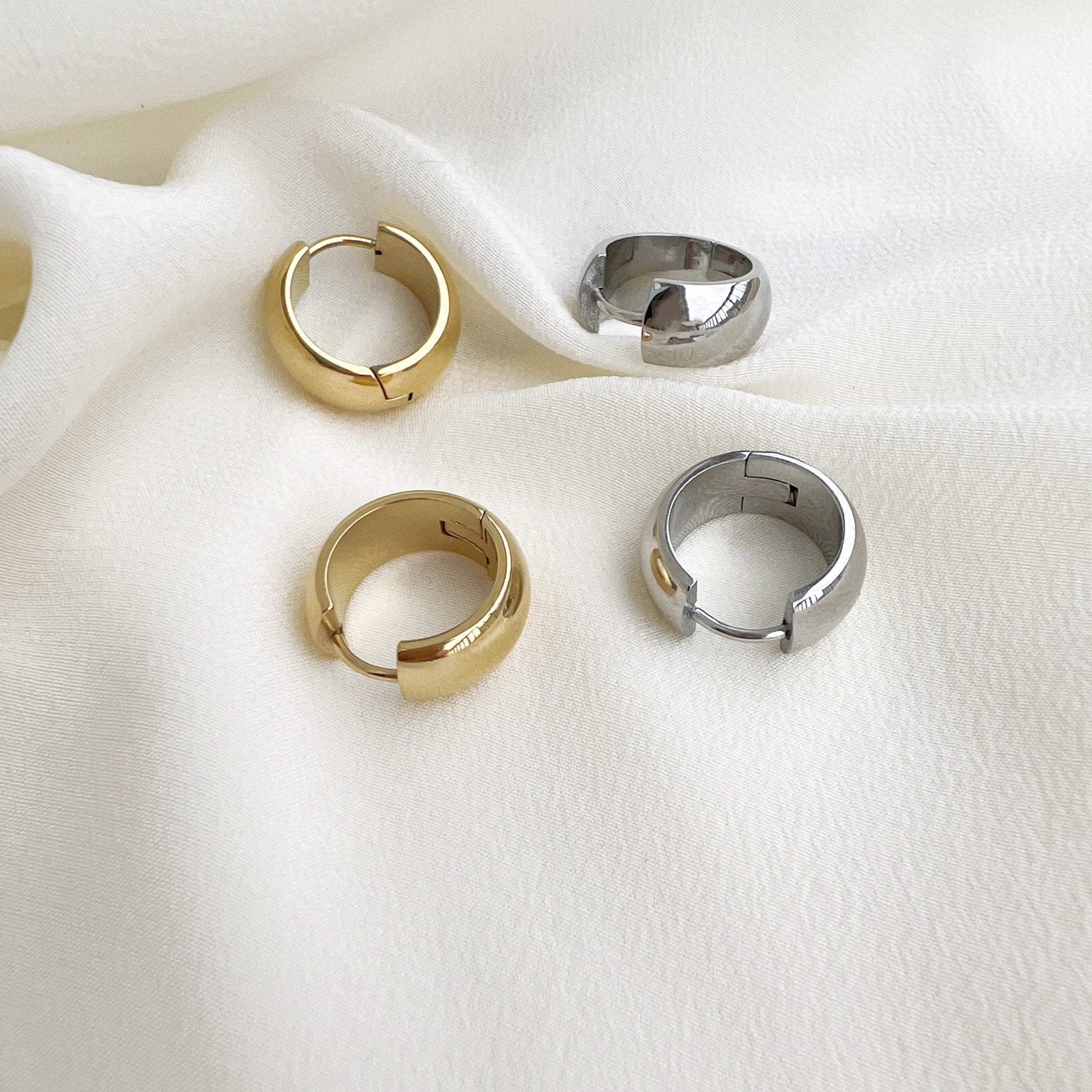 Boucles d’oreilles Créoles Epaisses et Simples Cercle Plaqué Or style minimaliste