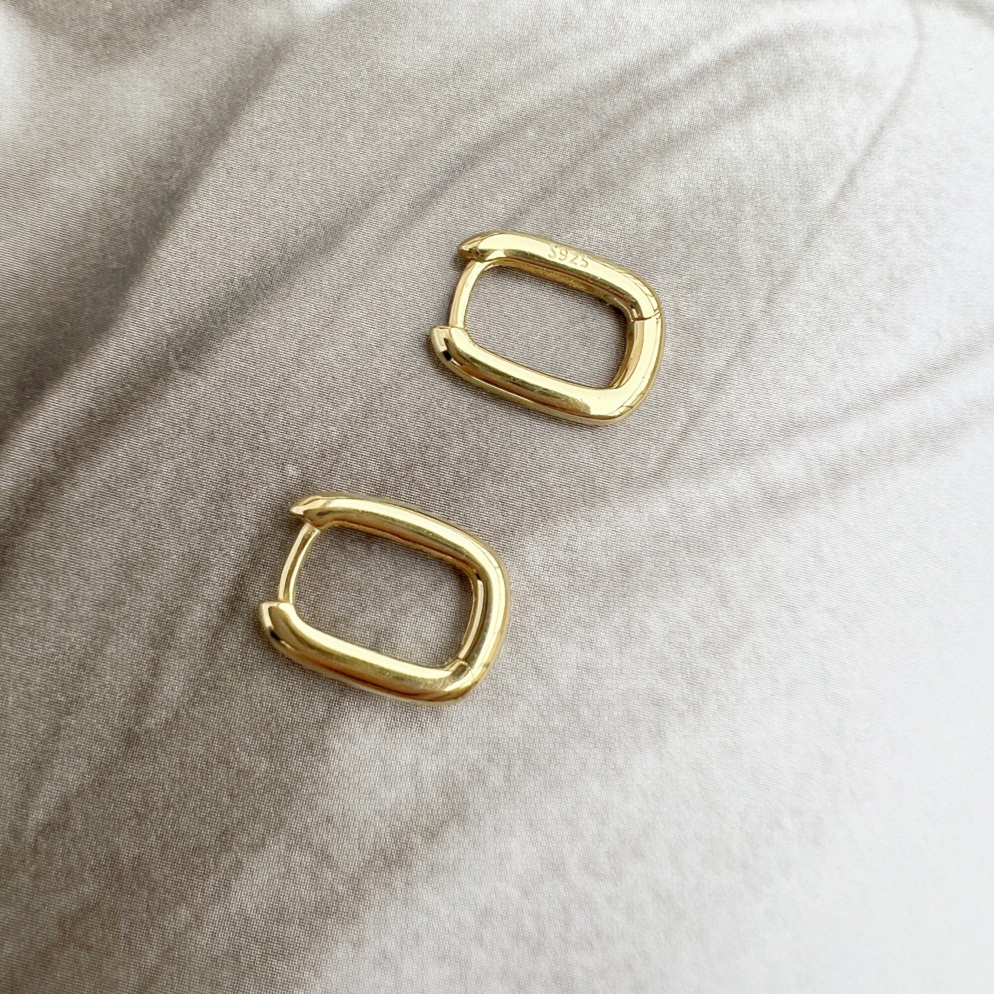 Boucles d’oreilles Créoles Rectangle Plaqué Or ou Argent Rhodié