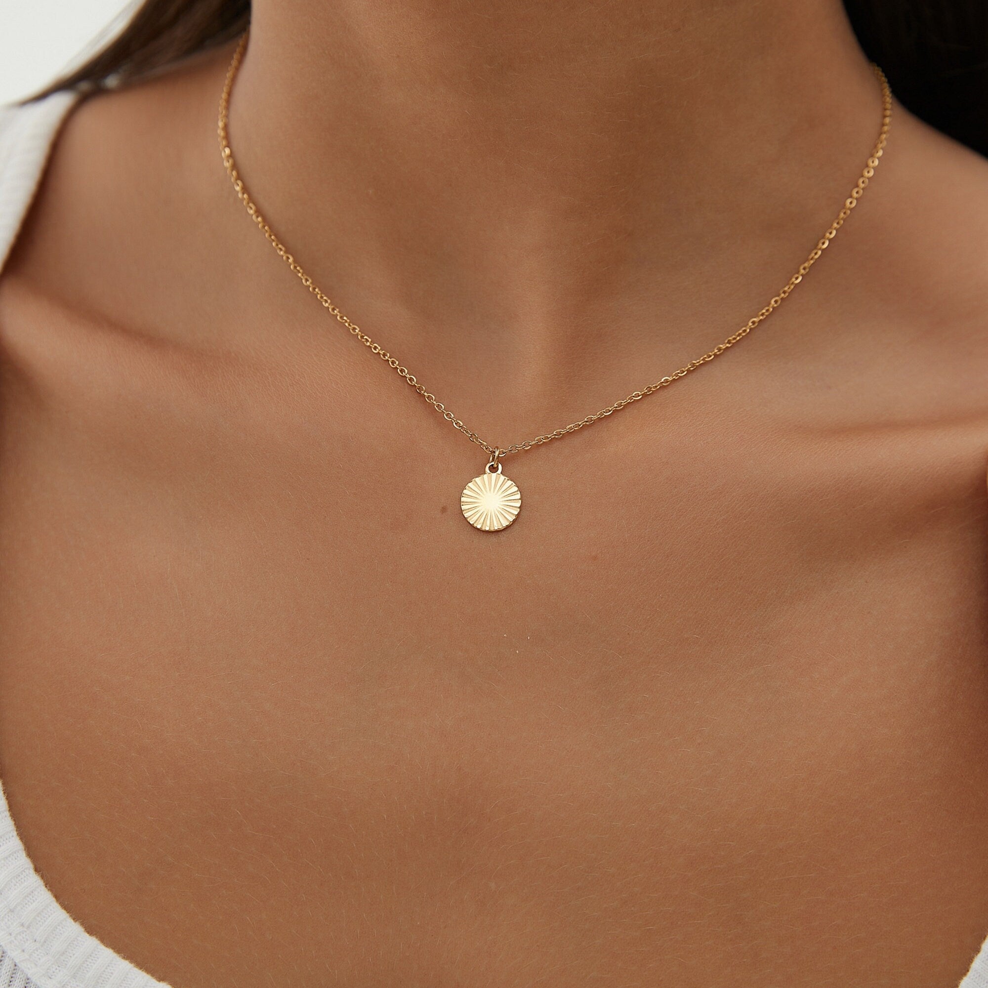 Collier Pendentif Médaillon Rayon de soleil Délicat et Fin Plaqué or Style Bohème, Cadeau pour elle
