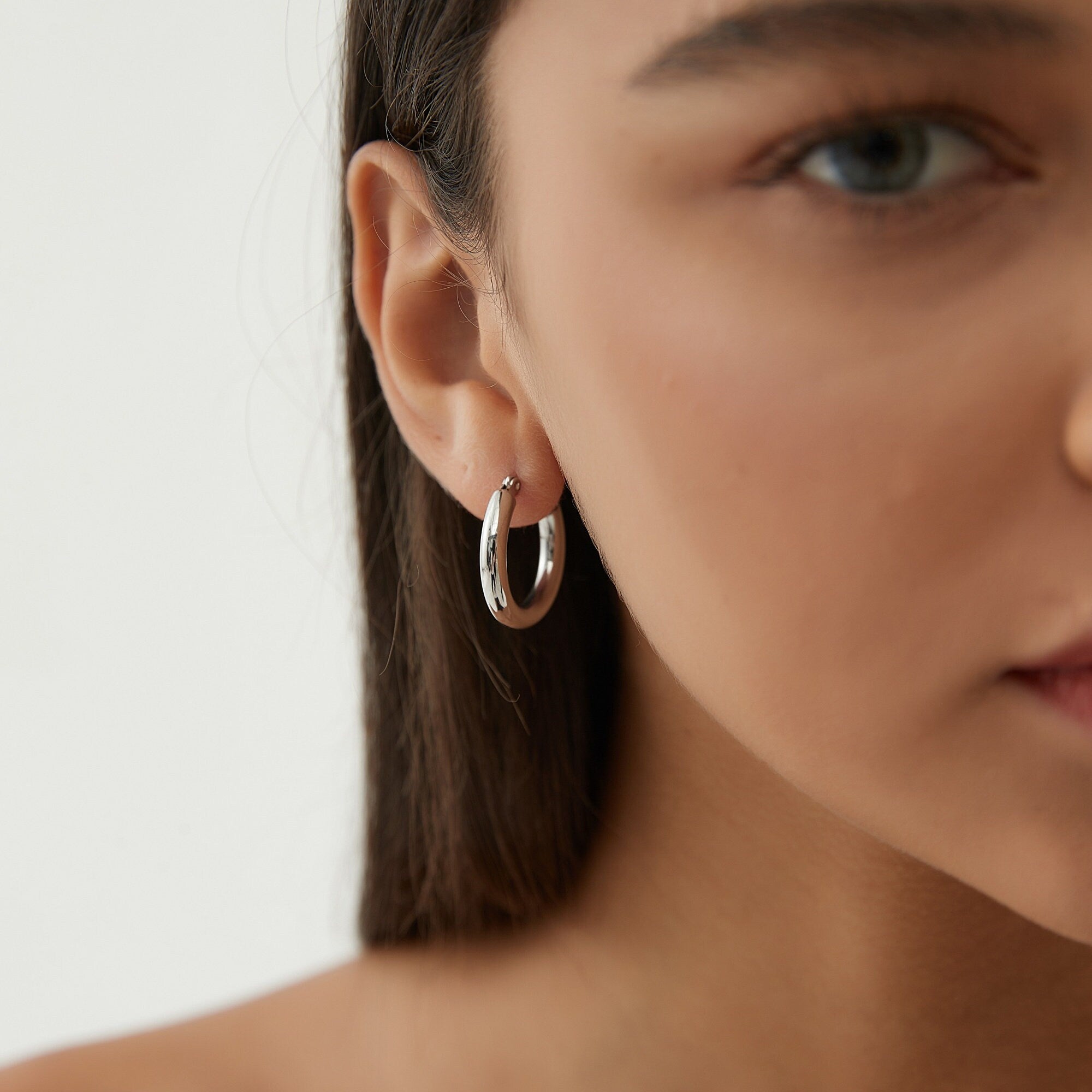 Dainty Gold Chunky Hoop Earrings with Minimalist Style, Simple Big and Thick Gold Hoops, Sister Birthday Gift or Mothers day jewelry