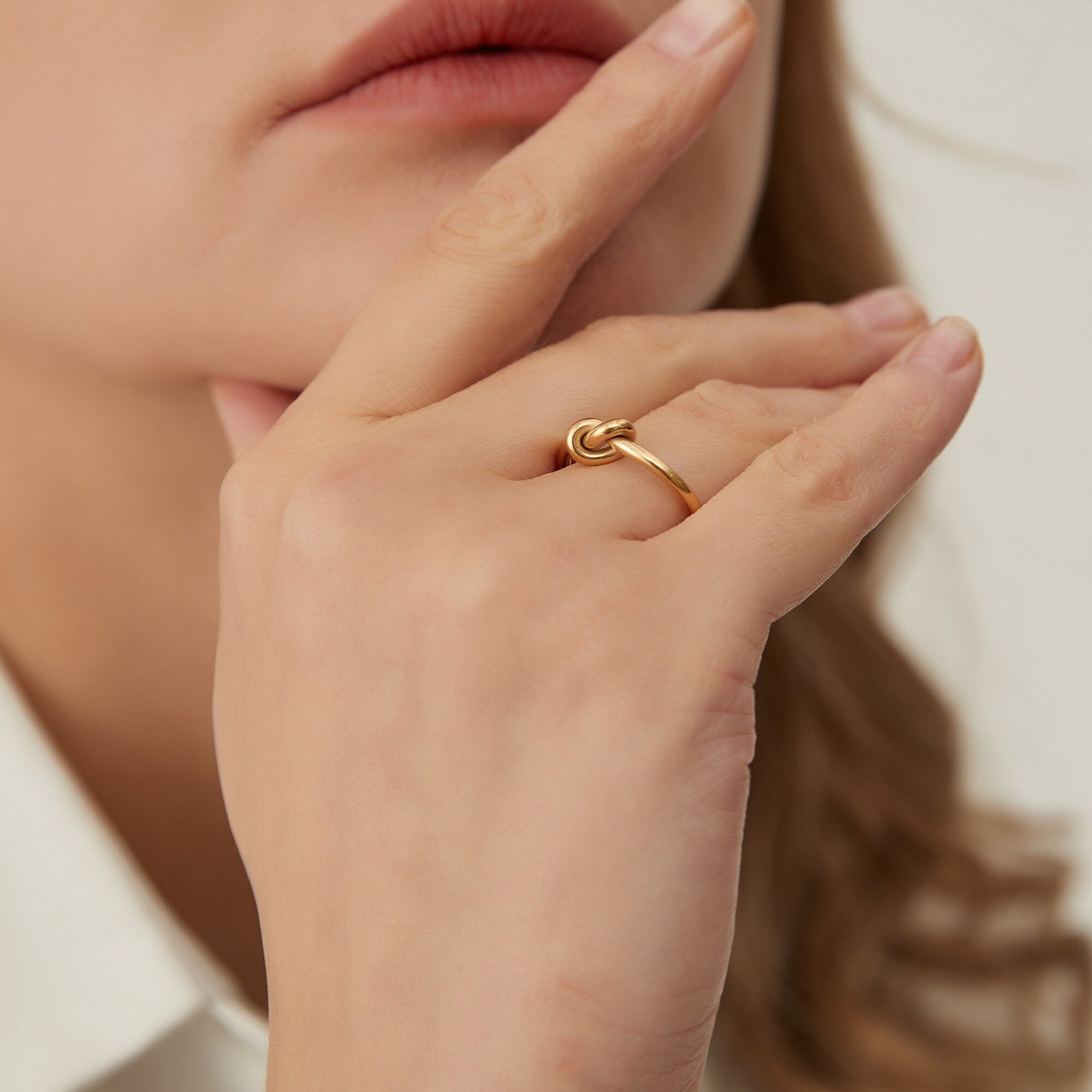 Bague Anneau Nœud Plaqué Or en Acier Inoxydable style minimaliste, Cadeau Saint-Valentin pour elle