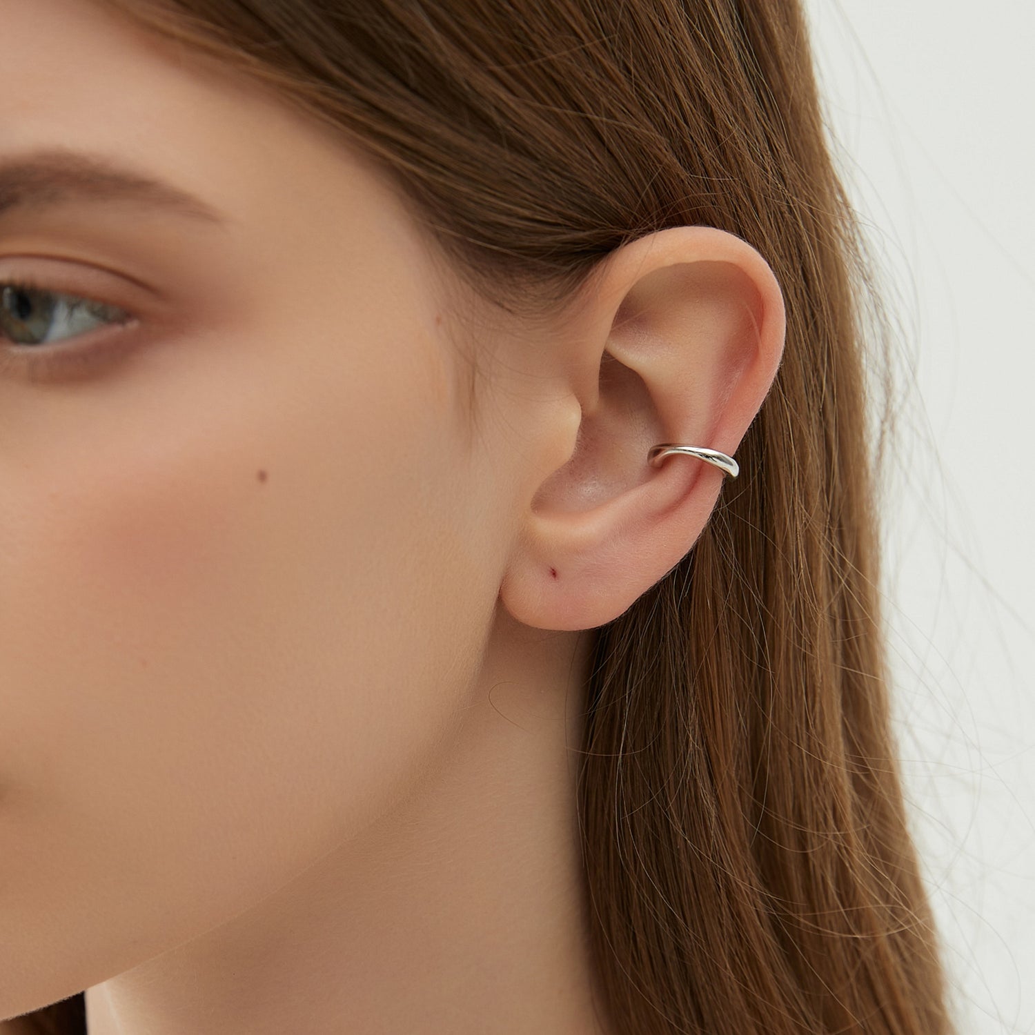 Astuces pour porter des faux piercings avec élégance