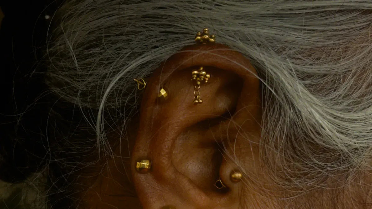 Le piercing Snug : Un défi d'anatomie ? Ce qu'il faut vérifier avant de se lancer