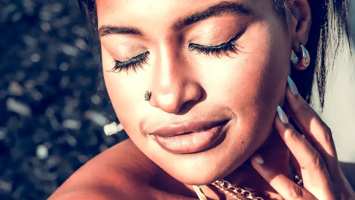 Soins des piercings en été, les erreurs à éviter lors de la baignade