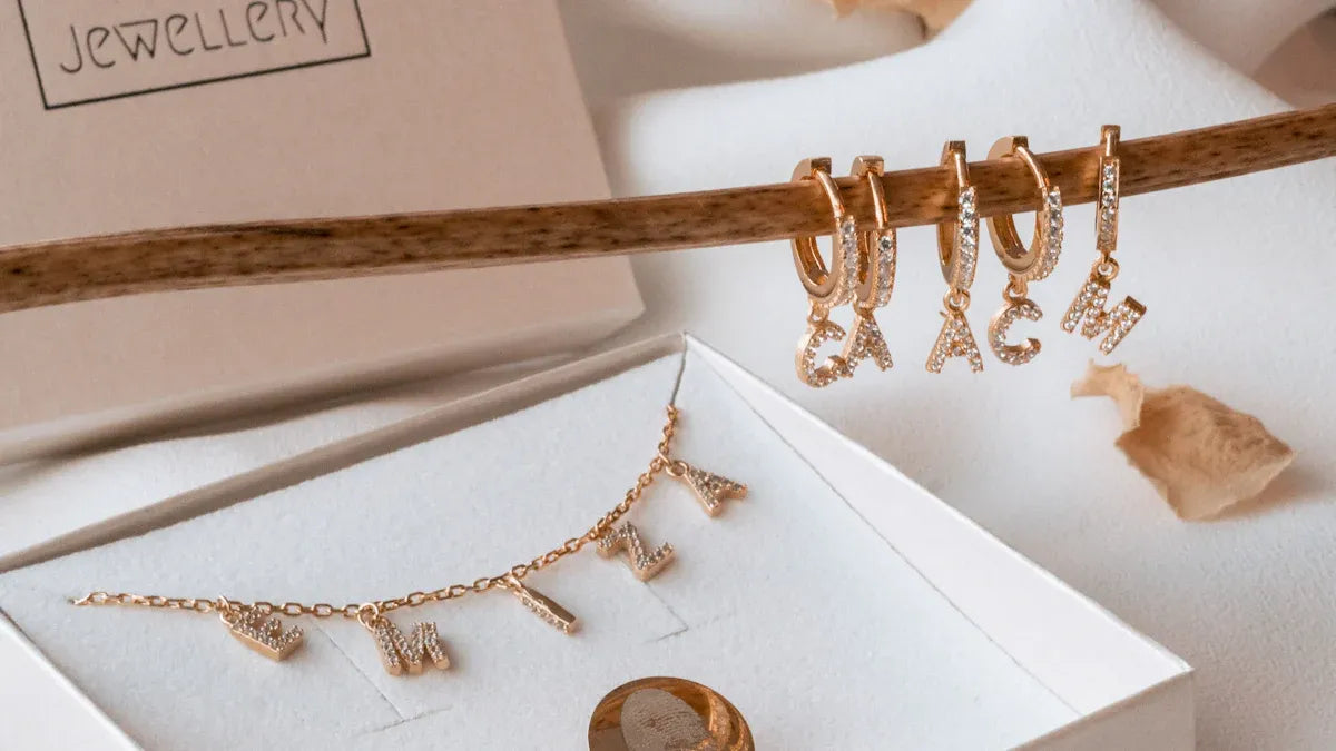 Les clés pour sélectionner le bijou idéal pour la fête des mères