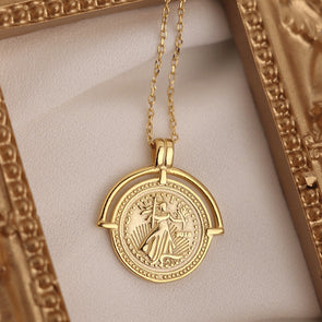 collier pendentif médaillon piece guerrier plaqué or style bohème