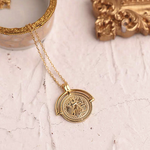 collier pendentif médaillon piece guerrier plaqué or style bohème