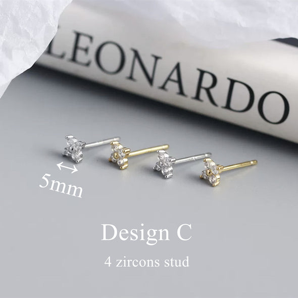 Boucles d'oreille Mini Créole ou Puces Fleurs Trois ou Quatre Zircons