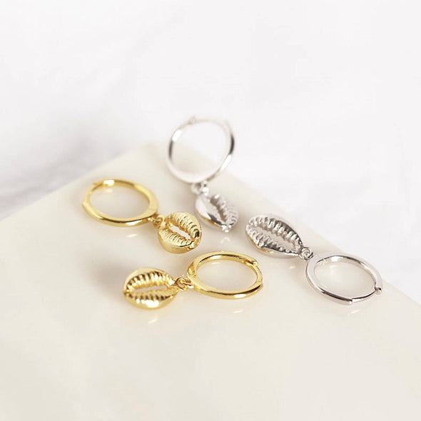 Small Cowrie Shell-shaped Gold Hoop Earrings, Minimal Tiny Huggie Cone hoops, Gold hoops Shell Charm Hoop Earrings, Sister Birthday GIft