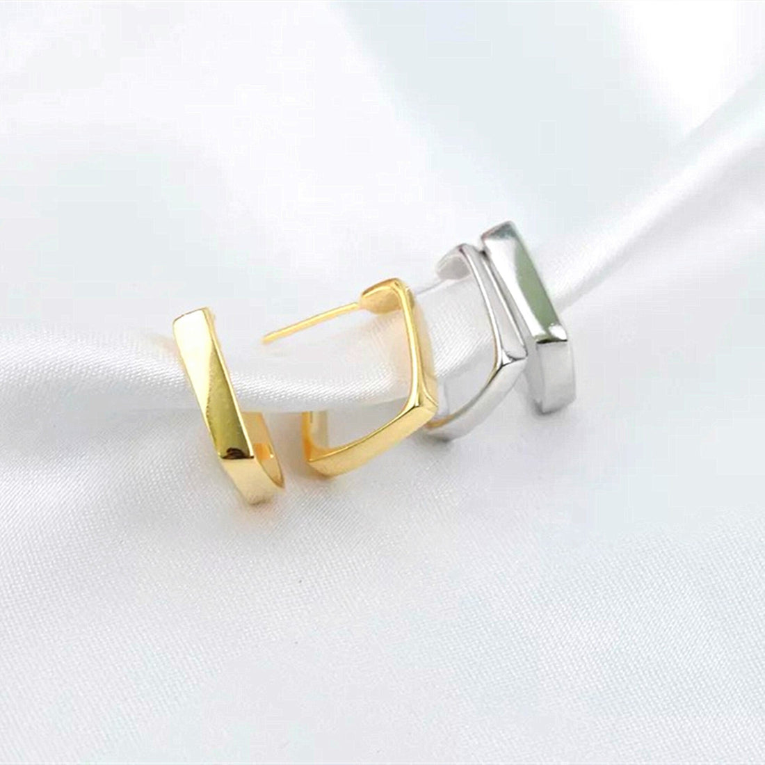 Dainty Gold and Silver Open Sqaure Hoop Earrings with Minimalist Style, Simple Gold Hoops, Sister Birthday Gift or Mothers day jewelry