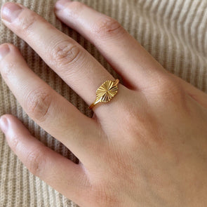 Dainty Gold Rectangle Sunshine Signet Ring with Boho Look