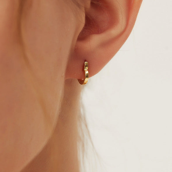 Petites Boucles d’oreilles Mini Créoles Cœur Plaqué Or et Argent style Minimaliste