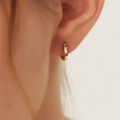 Petites Boucles d’oreilles Mini Créoles Cœur Plaqué Or ou Argent style Minimaliste