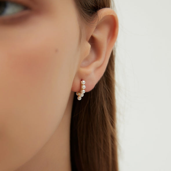 Petites Boucles d&#39;oreilles Mini Créoles avec des Pendentifs de Perles, Boucles d&#39;oreilles Créoles Perle Plaqué Or ou Argent Style Bohème