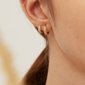 Petites boucles d&#39;oreilles Mini Créoles Epaisse Zircon Trois Rangs Multi-Tailles Plaqué Or et Argent Style Minimaliste