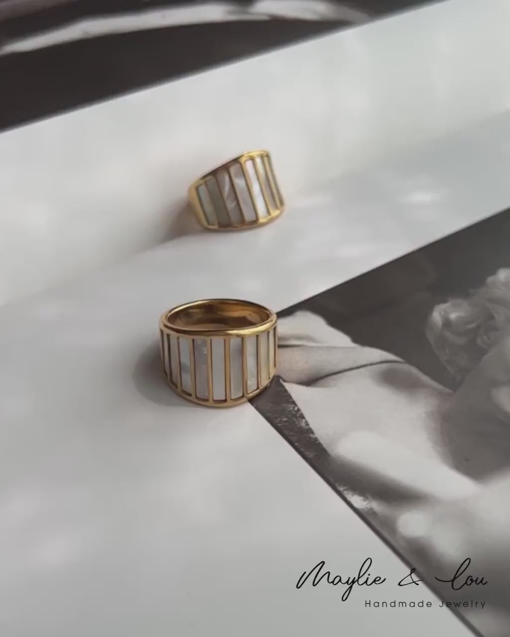 Gold Bold Vintage White Mother of Pearl Signet Ring, Dainty White Shell Pinky Band Ring