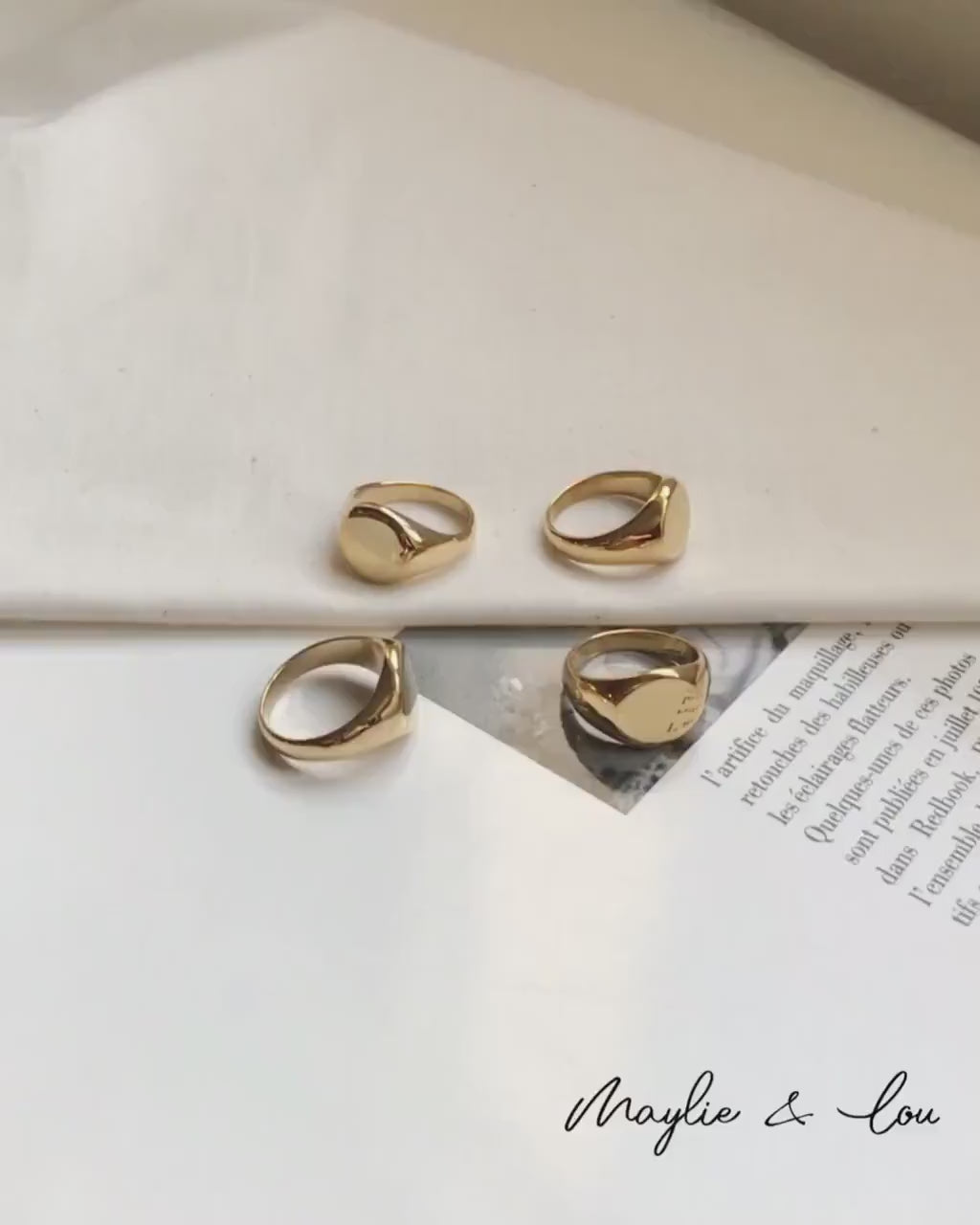 Dainty Gold Round Signet Ring, Vintage Pinky Gold Ring with Minimalist Style, Anniversary Gift for wife, Mothers day jewelry