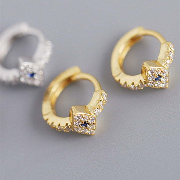 Petites boucles d&#39;oreilles Créoles Mauvais œil Zircon Noir Plaqué Or style boho,  Boucles Mini Créole Huggie minuscules, cadeau pour elle
