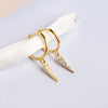 Petites Boucles d’oreilles Mini Créoles Plaqué Or Triangle avec ZIrcon style boho,  Mini Créoles Huggie Clou, Boucles Cadeau Fête des Mères